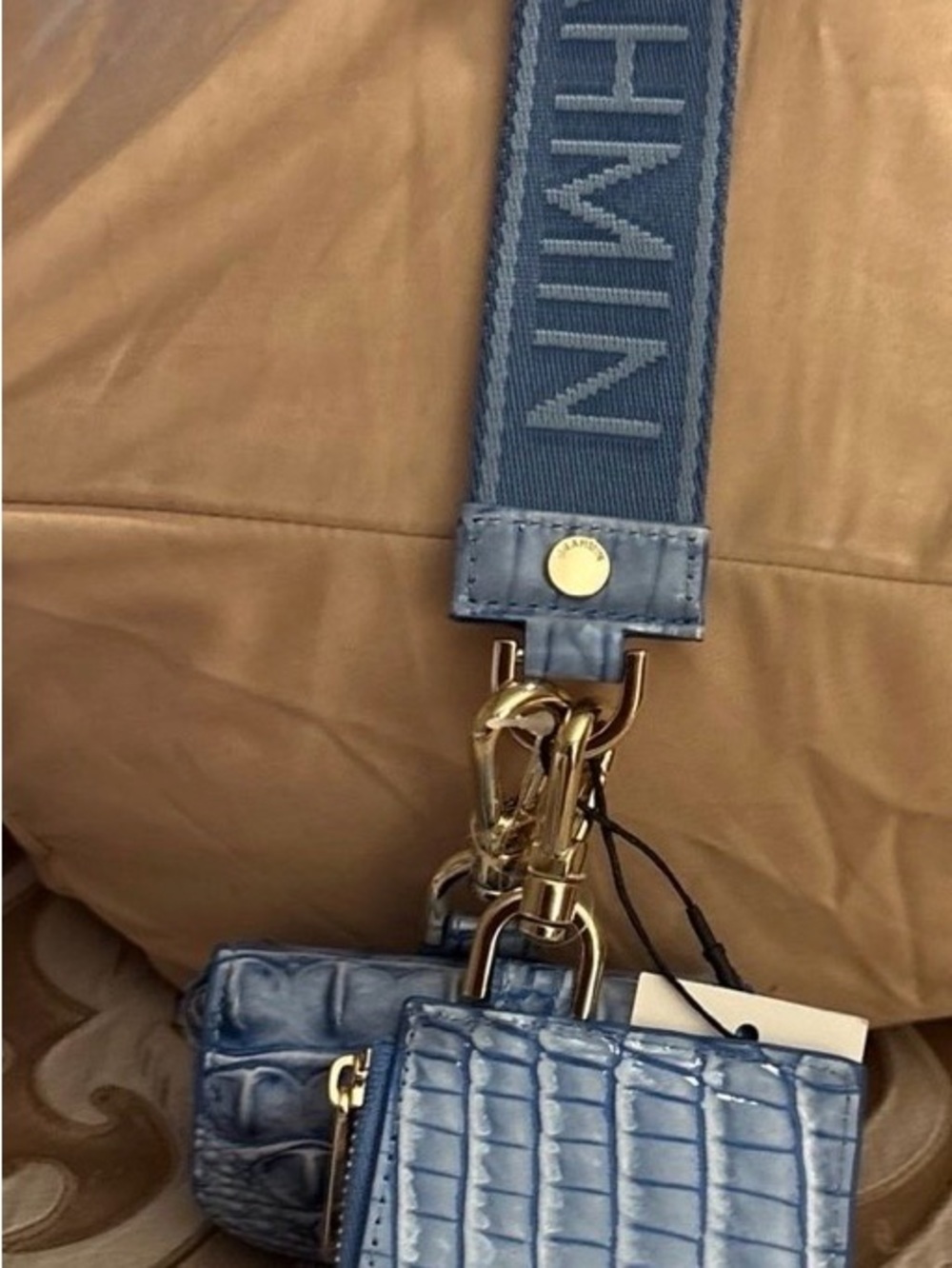 Brahmin Aura Blue Melbourne Etta Webbing Strap Wristlet NWT - Picture 6 of 6